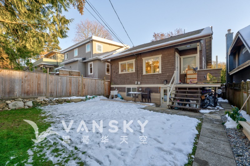 250303205907_2343 W 45th Ave-21.jpg